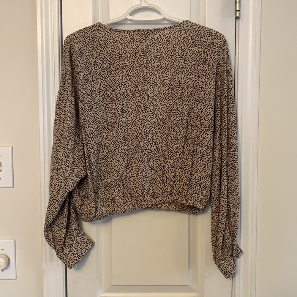 animal print cropped long sleeve - Picture 2 of 2